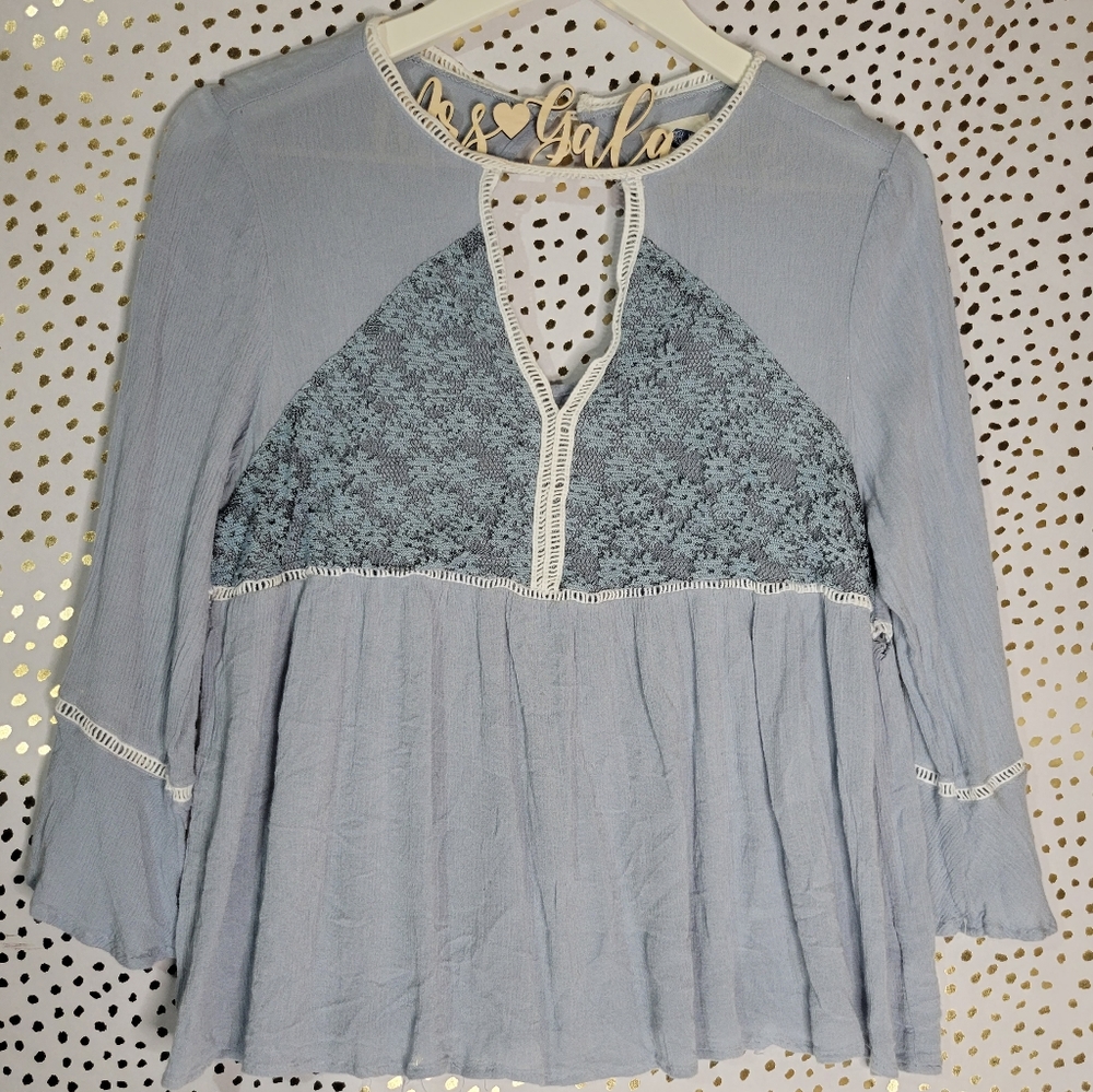 {3/$20} Wild Blue 3/4 sleeve Floral blouse Rue 21